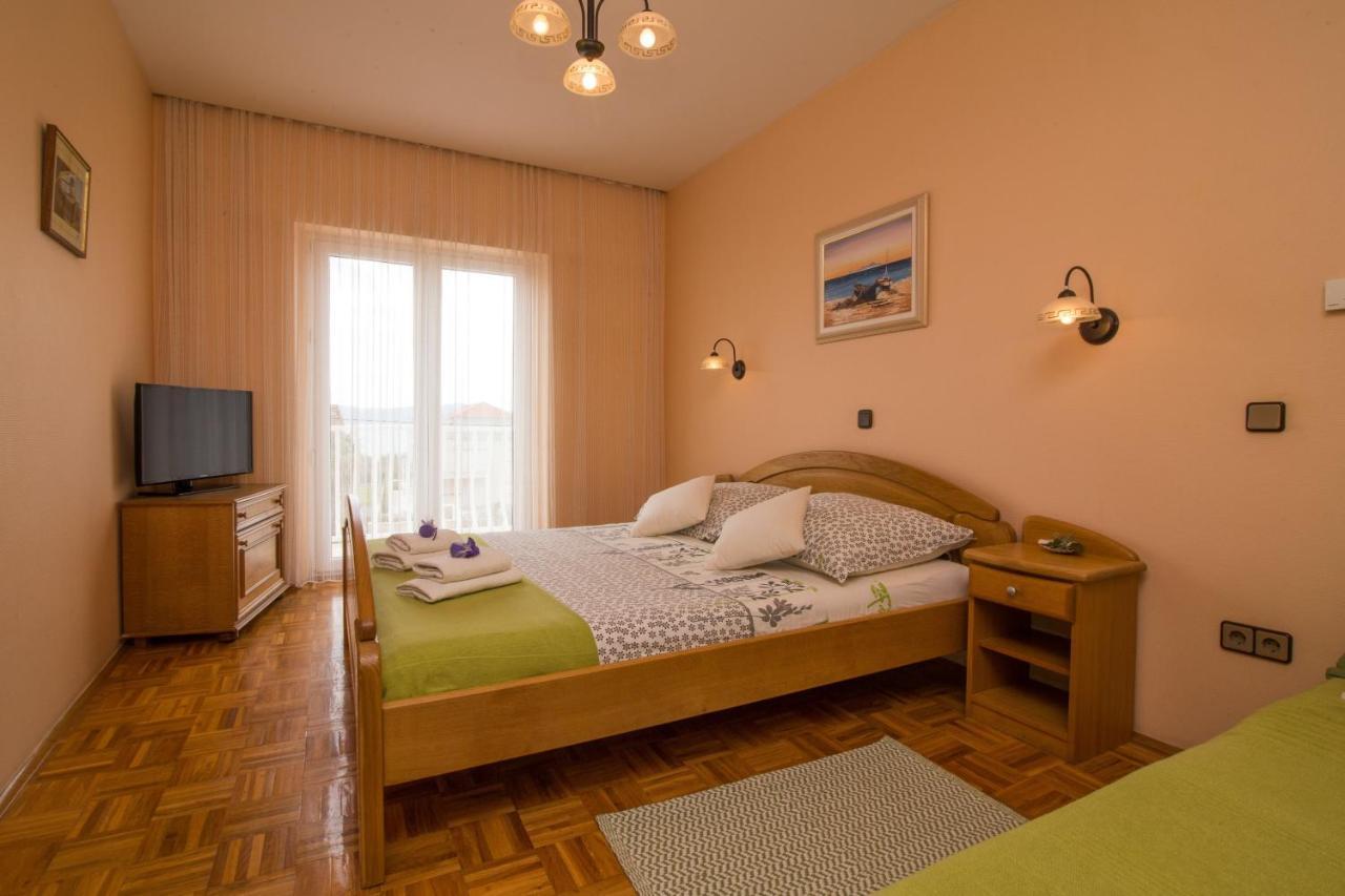 Pansion Adria Sveti Filip i Jakov Exterior foto