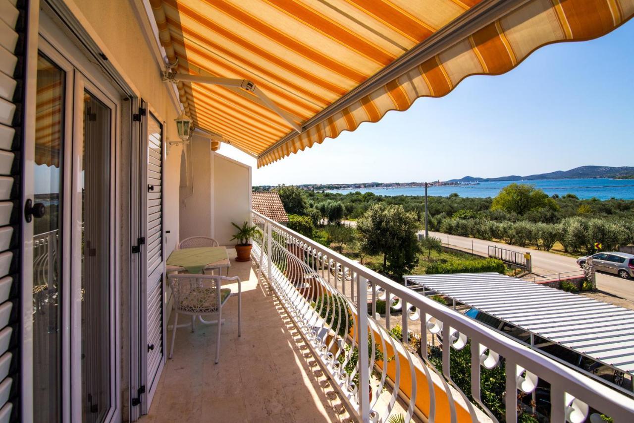 Pansion Adria Sveti Filip i Jakov Exterior foto