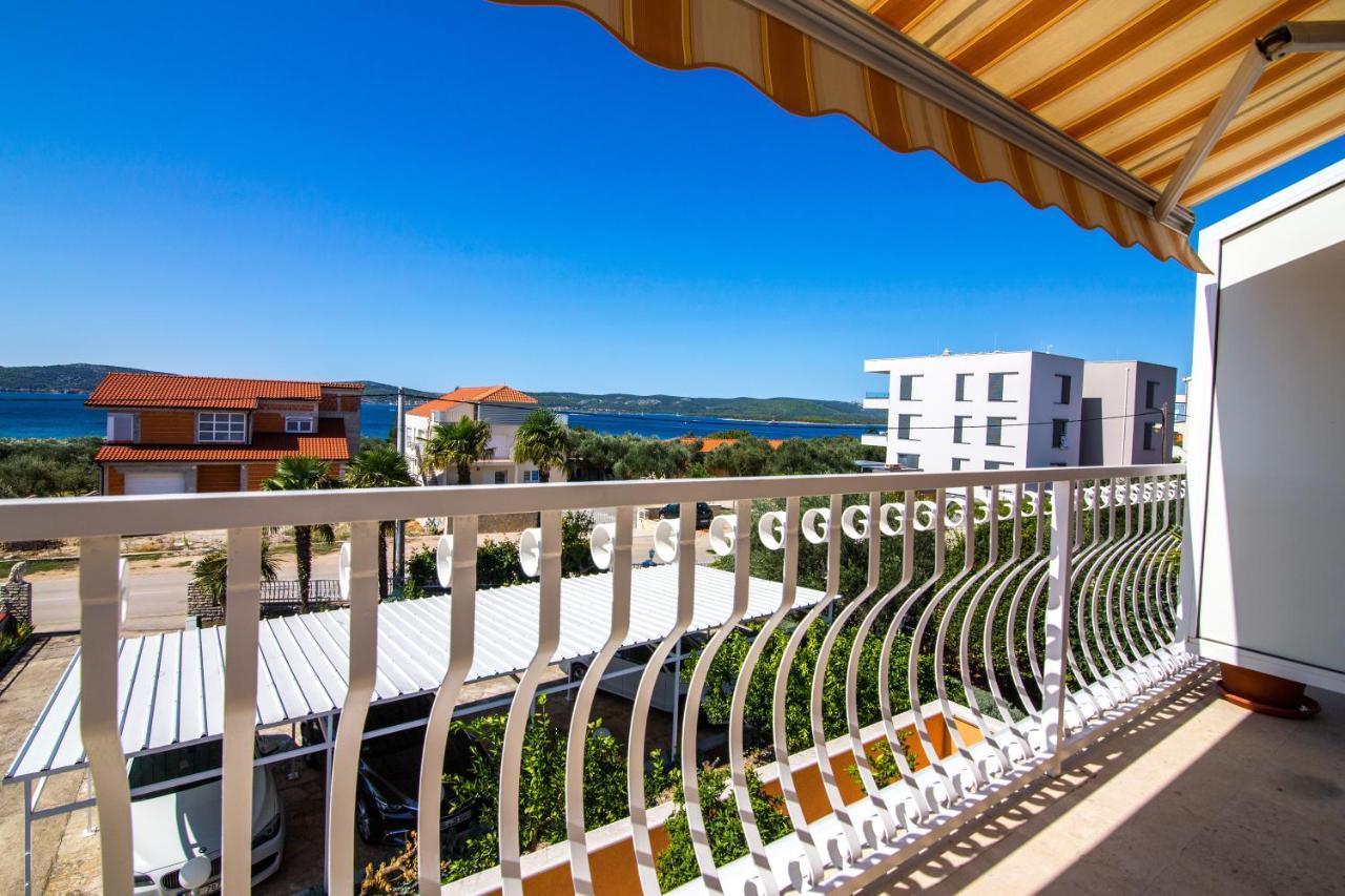 Pansion Adria Sveti Filip i Jakov Exterior foto