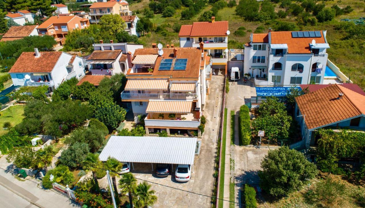 Pansion Adria Sveti Filip i Jakov Exterior foto