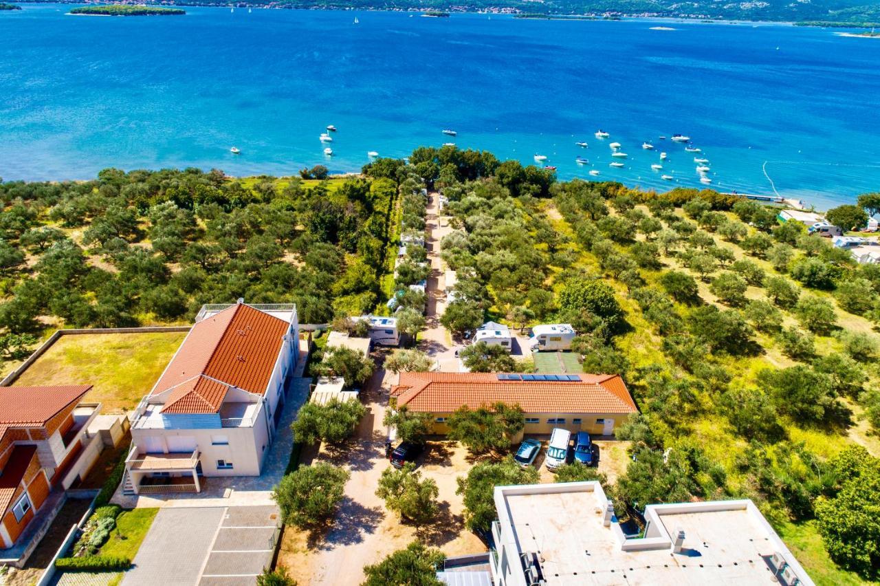 Pansion Adria Sveti Filip i Jakov Exterior foto