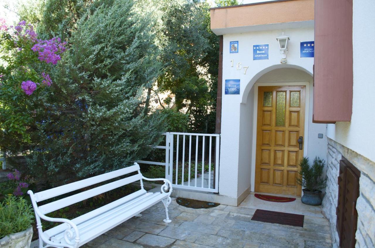 Pansion Adria Sveti Filip i Jakov Exterior foto